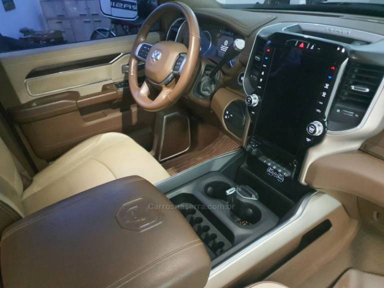 DODGE - RAM - 2021/2022 - Preta - Sob Consulta