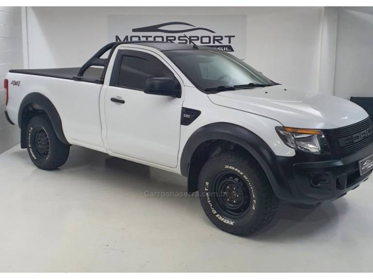 FORD - RANGER - 2014/2015 - Branca - R$ 92.000,00