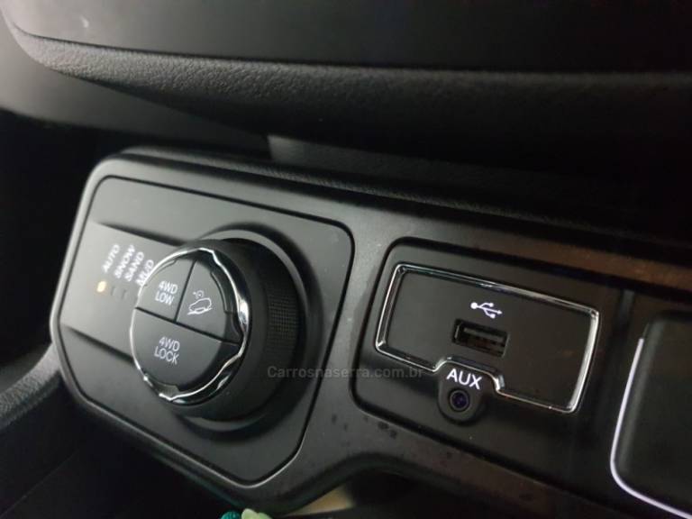 JEEP - RENEGADE - 2020/2021 - Branca - R$ 108.900,00