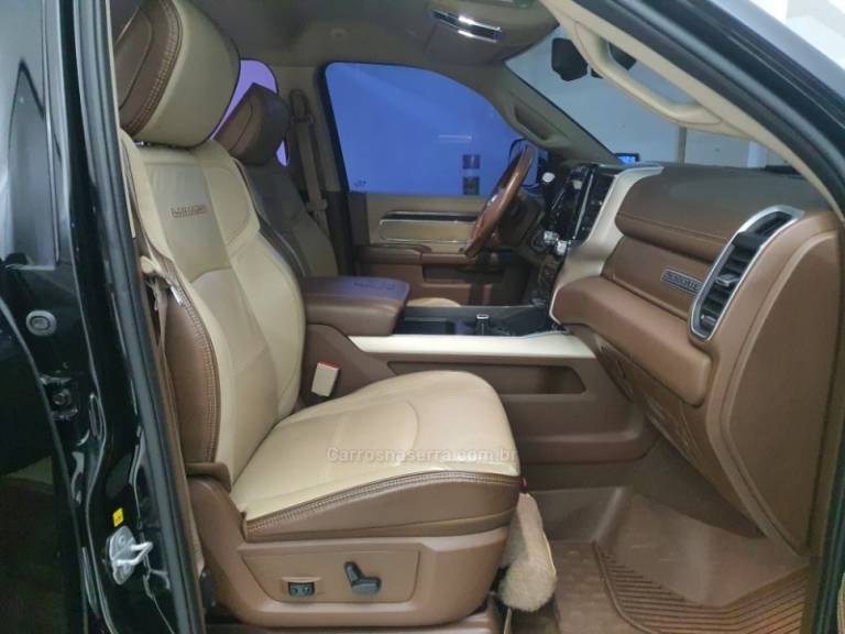 DODGE - RAM - 2021/2022 - Preta - Sob Consulta