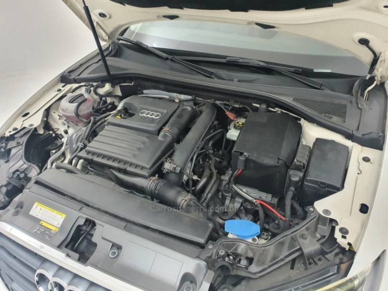 AUDI - A3 - 2015/2015 - Branca - R$ 79.900,00