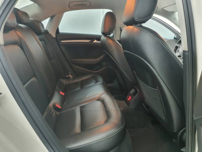 AUDI - A3 - 2015/2015 - Branca - R$ 79.900,00
