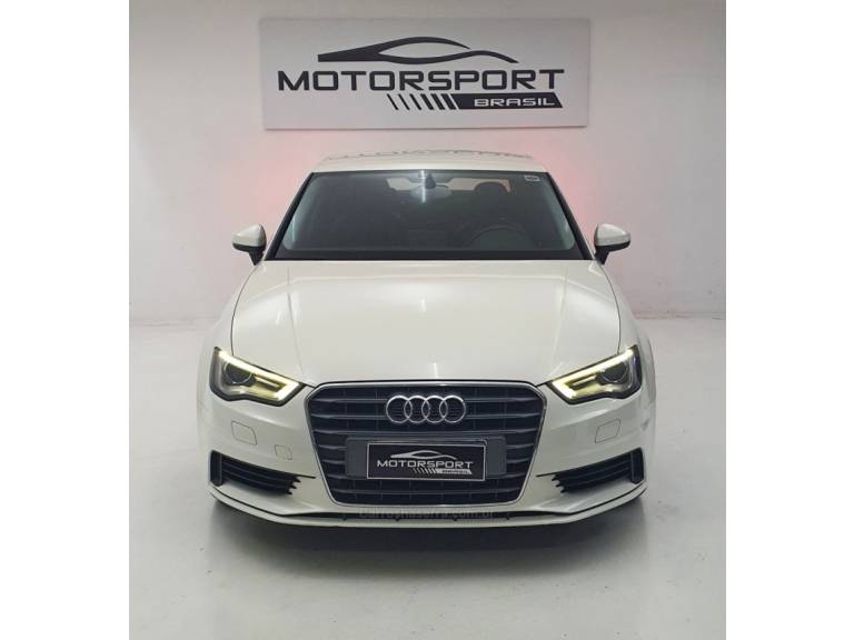 AUDI - A3 - 2015/2015 - Branca - R$ 79.900,00