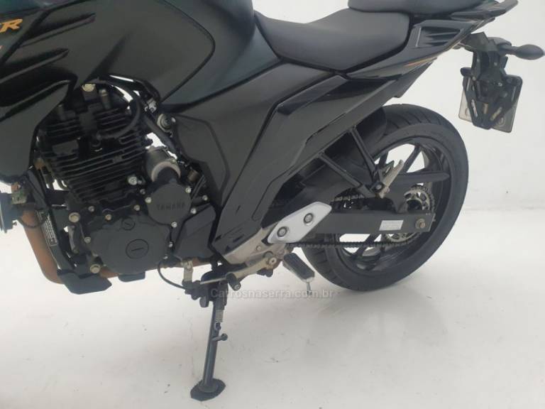 YAMAHA - FAZER - 2024/2024 - Verde - Sob Consulta