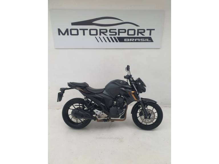 YAMAHA - FAZER - 2024/2024 - Verde - Sob Consulta