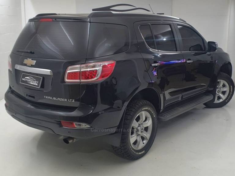 CHEVROLET - TRAILBLAZER - 2014/2015 - Cinza - R$ 140.000,00