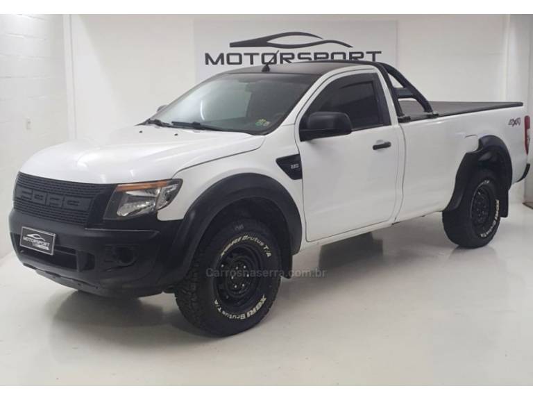 FORD - RANGER - 2014/2015 - Branca - R$ 92.000,00