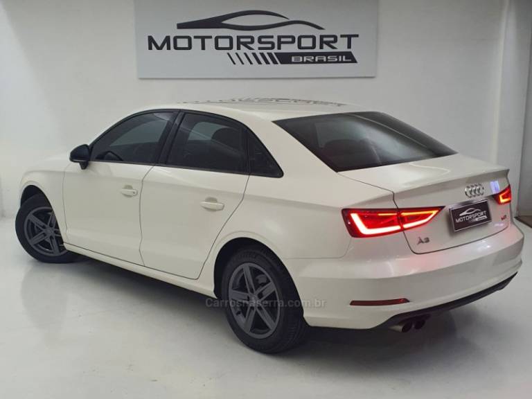 AUDI - A3 - 2015/2015 - Branca - R$ 79.900,00