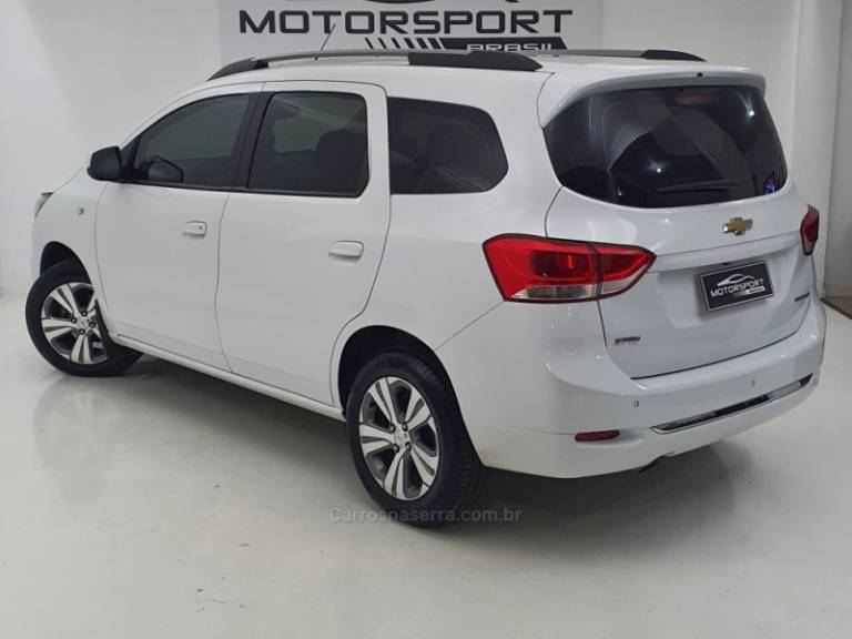 CHEVROLET - SPIN - 2022/2022 - Branca - R$ 94.900,00