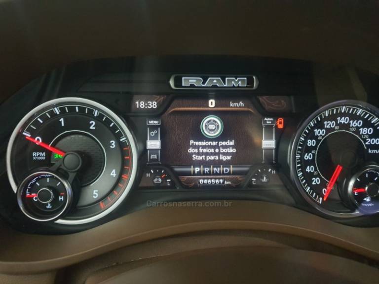DODGE - RAM - 2021/2022 - Preta - Sob Consulta