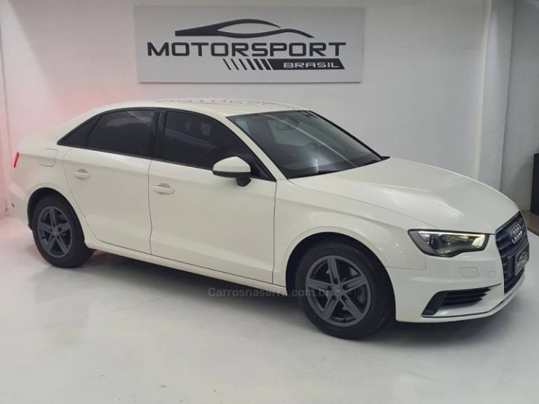 AUDI - A3 - 2015/2015 - Branca - R$ 79.900,00