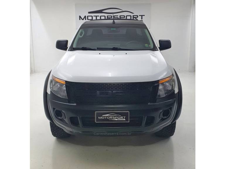 FORD - RANGER - 2014/2015 - Branca - R$ 92.000,00