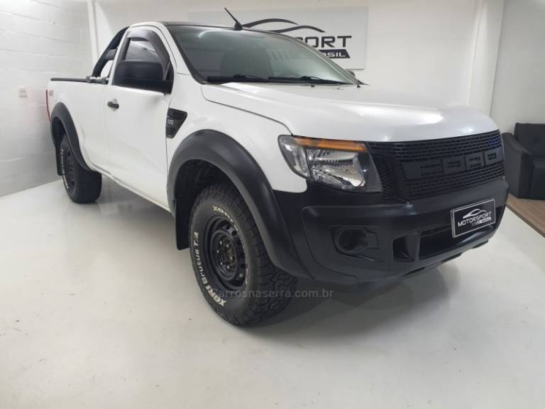 FORD - RANGER - 2014/2015 - Branca - R$ 92.000,00