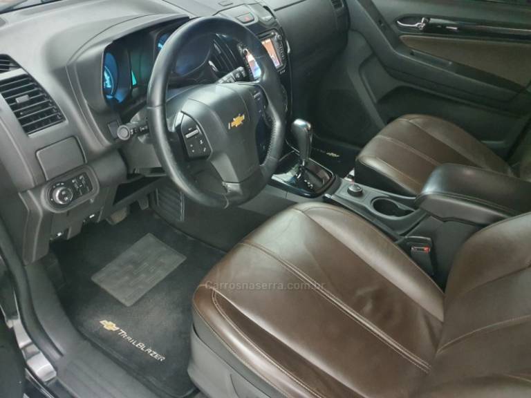 CHEVROLET - TRAILBLAZER - 2014/2015 - Cinza - R$ 140.000,00