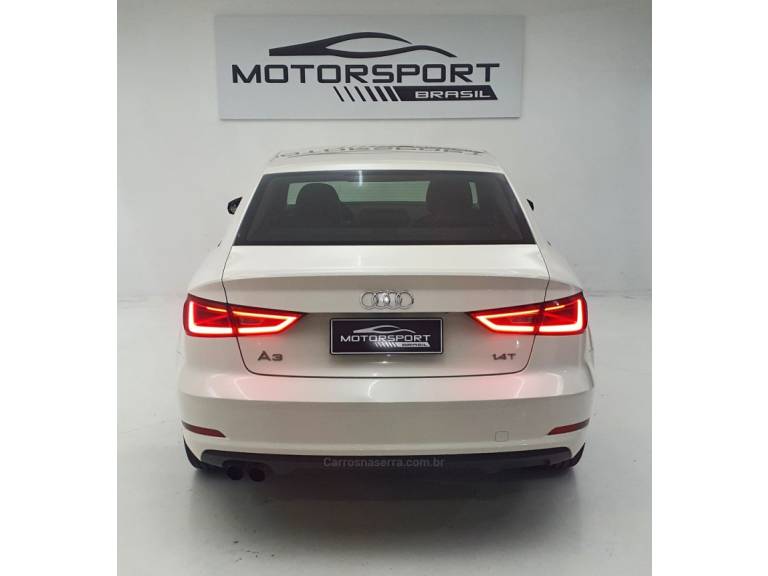 AUDI - A3 - 2015/2015 - Branca - R$ 79.900,00