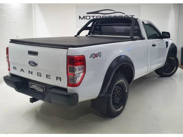 FORD - RANGER - 2014/2015 - Branca - R$ 92.000,00